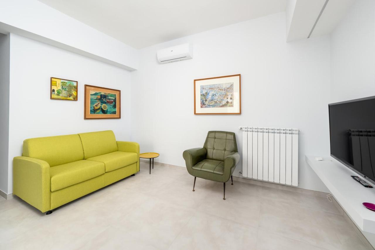 Surya House - Elegant Apartment In Sorrento Exteriör bild