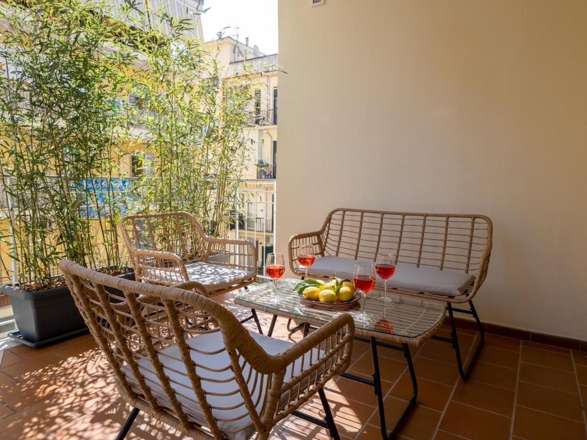 Surya House - Elegant Apartment In Sorrento Exteriör bild