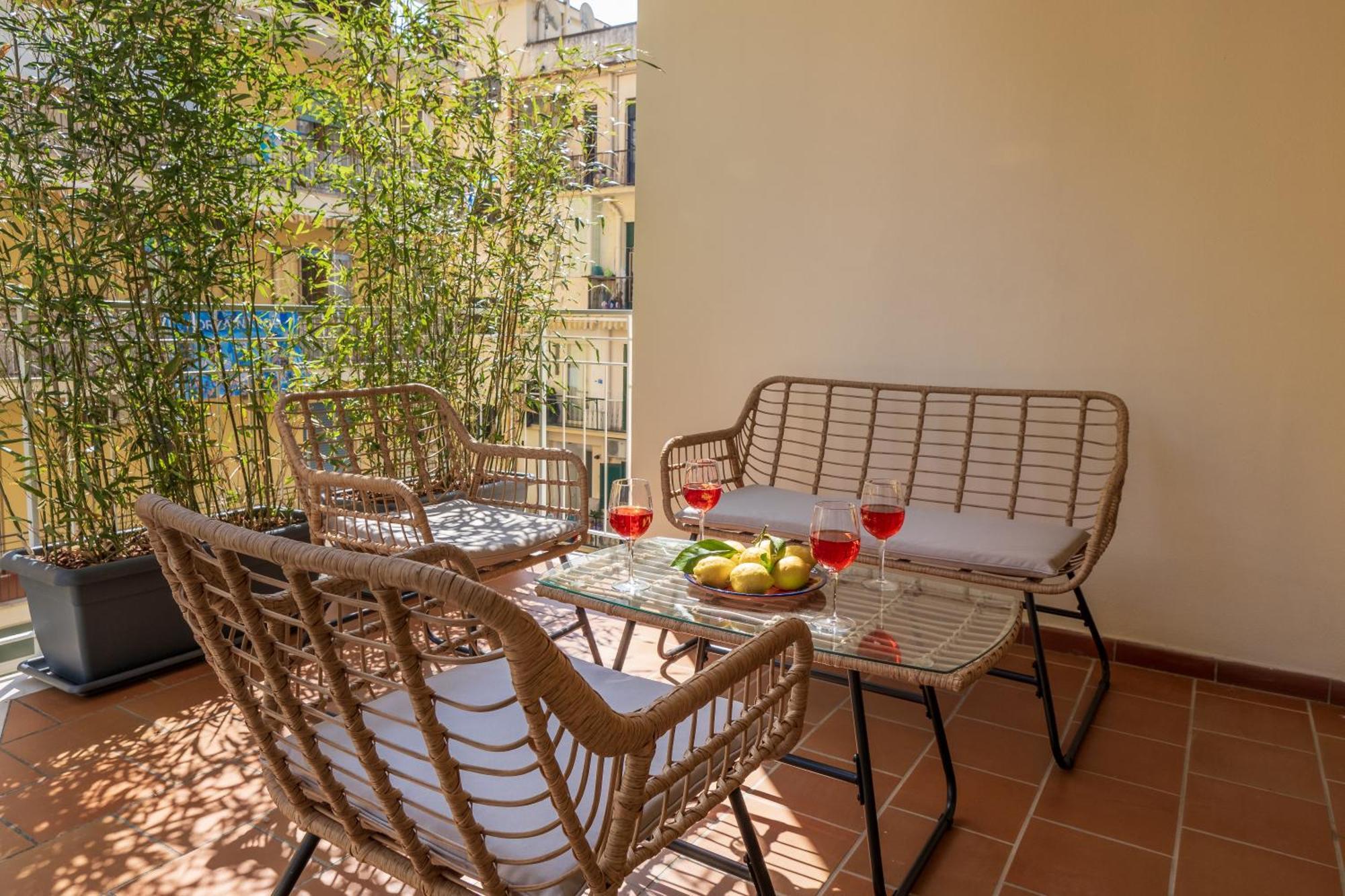 Surya House - Elegant Apartment In Sorrento Exteriör bild