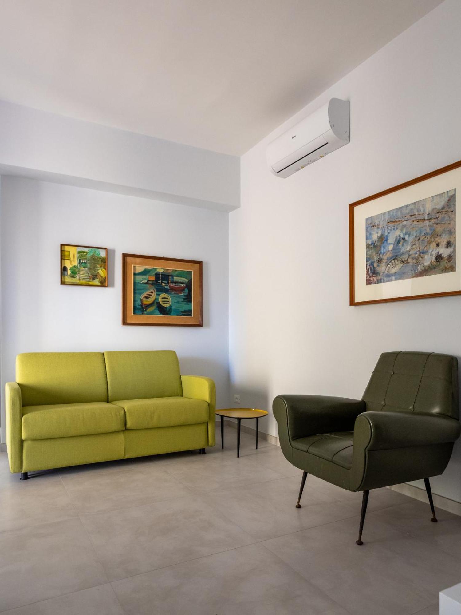 Surya House - Elegant Apartment In Sorrento Exteriör bild